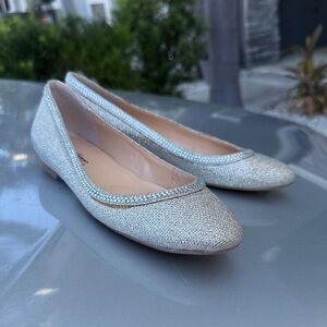 Badgley Mischka 7.5 American Glamour Glittering jeweled  Silver Flats